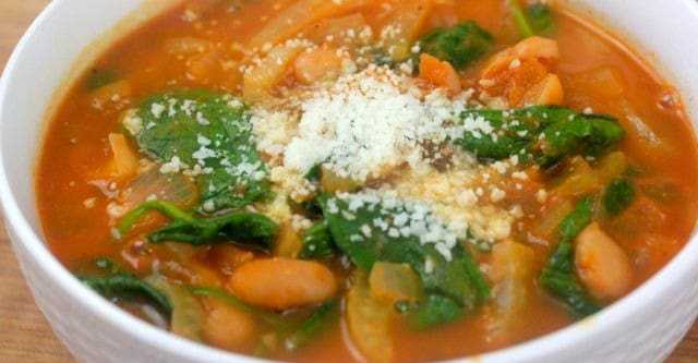 Zuppa di verdure con fagioli e finocchi